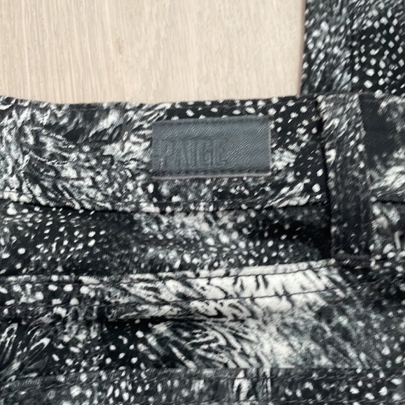Paige printed skinny jeans (black and white), size 24 - Picture 8 of 10